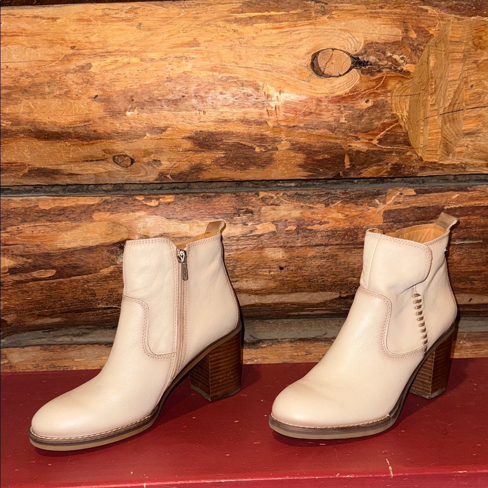 Elegant Cream Ankle Boots 40” Pikolinos Booties